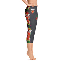 Load image into Gallery viewer, Muchos Milagros - Capri Leggings